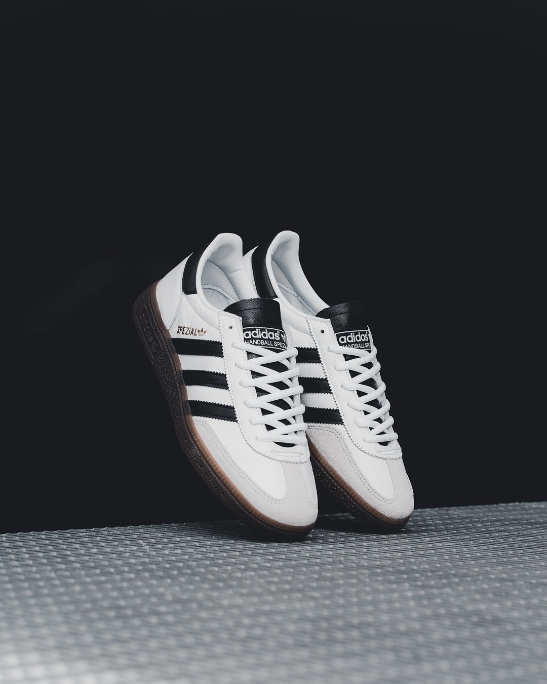 adidas-handball-spezial-cloud-white-core-black-gum-ie3403